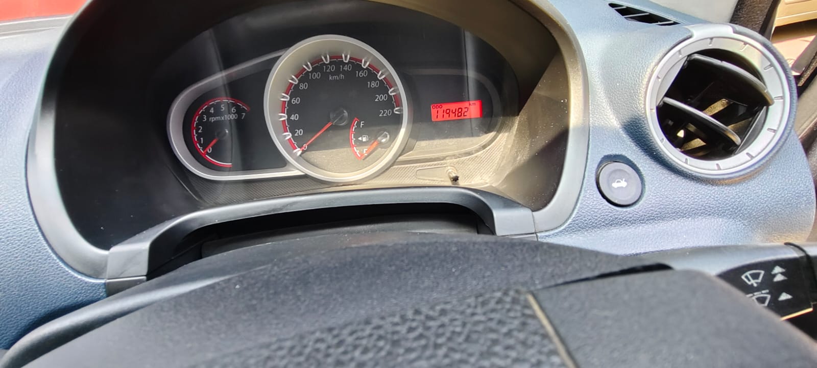 FORD FIGO 1.4 TITANIUM