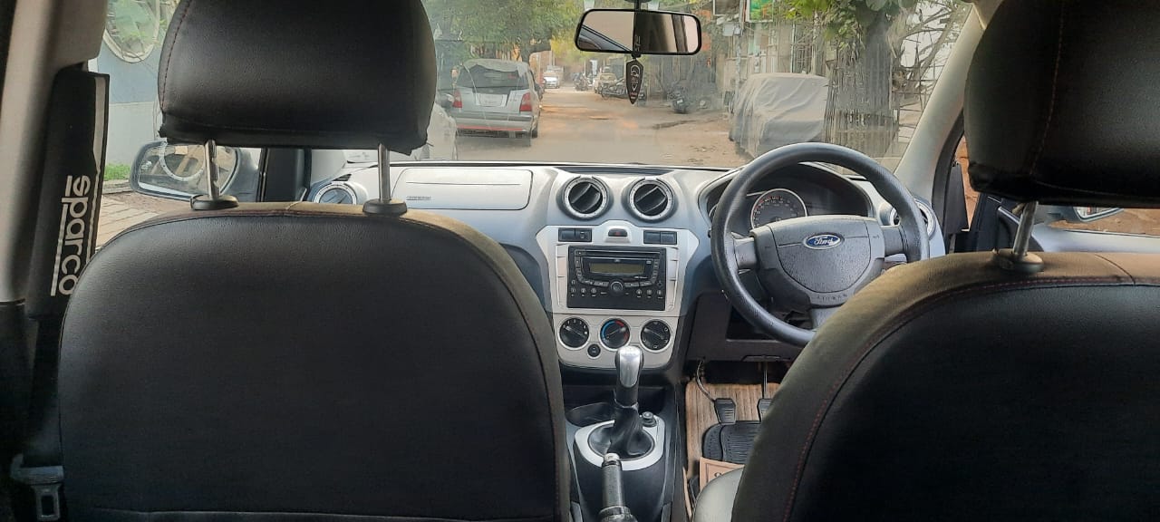 FORD FIGO 1.4 TITANIUM