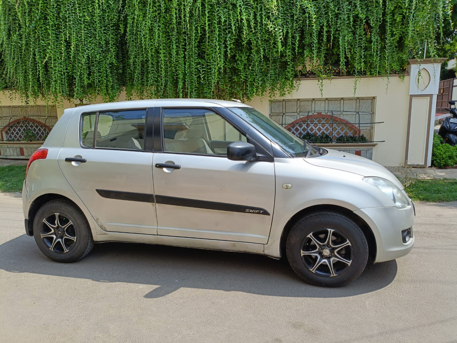 Maruti Suzuki Swift VXI