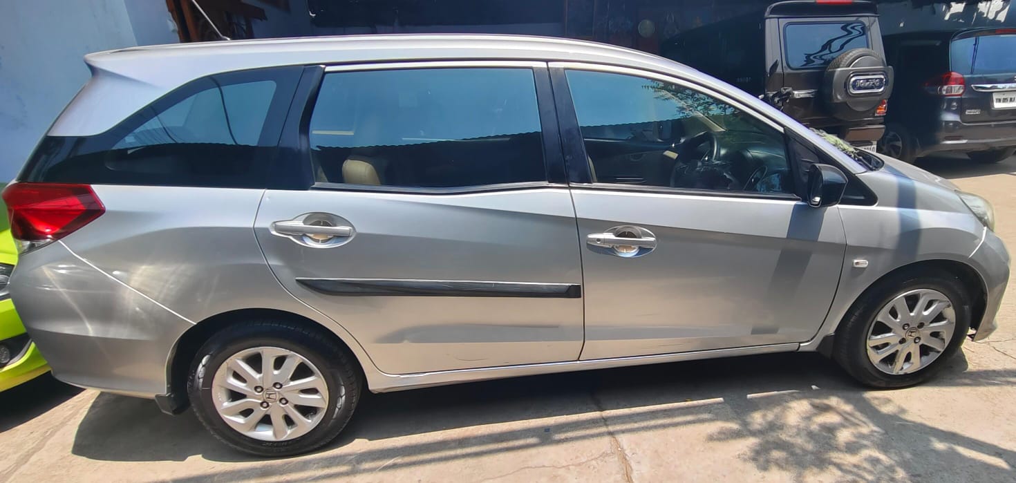 HONDA MOBILIO 1.5 V MT I DTEC