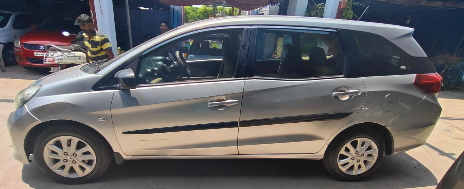 HONDA MOBILIO 1.5 V MT I DTEC