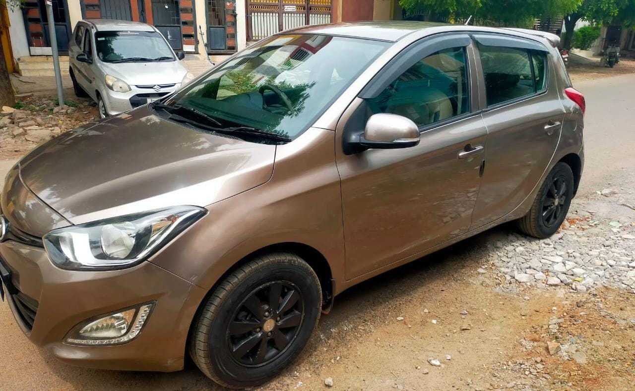 HYUNDAI I20 SPORTZ