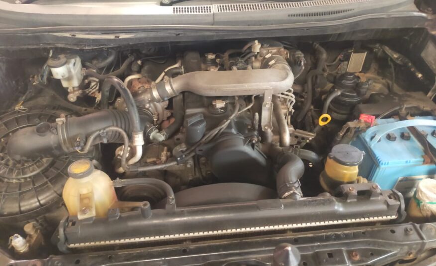 Toyota  Innova 2.5G