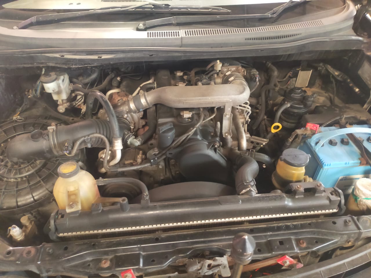 Toyota  Innova 2.5G