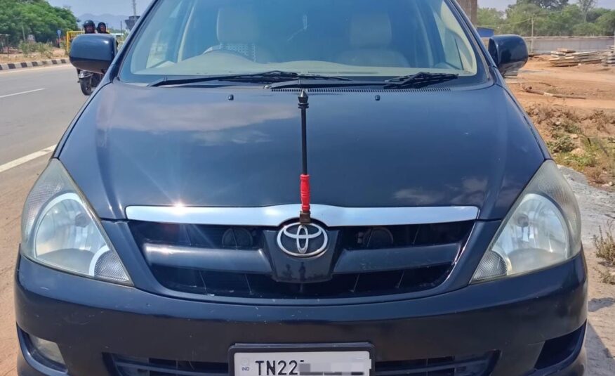 Toyota  Innova 2.5G