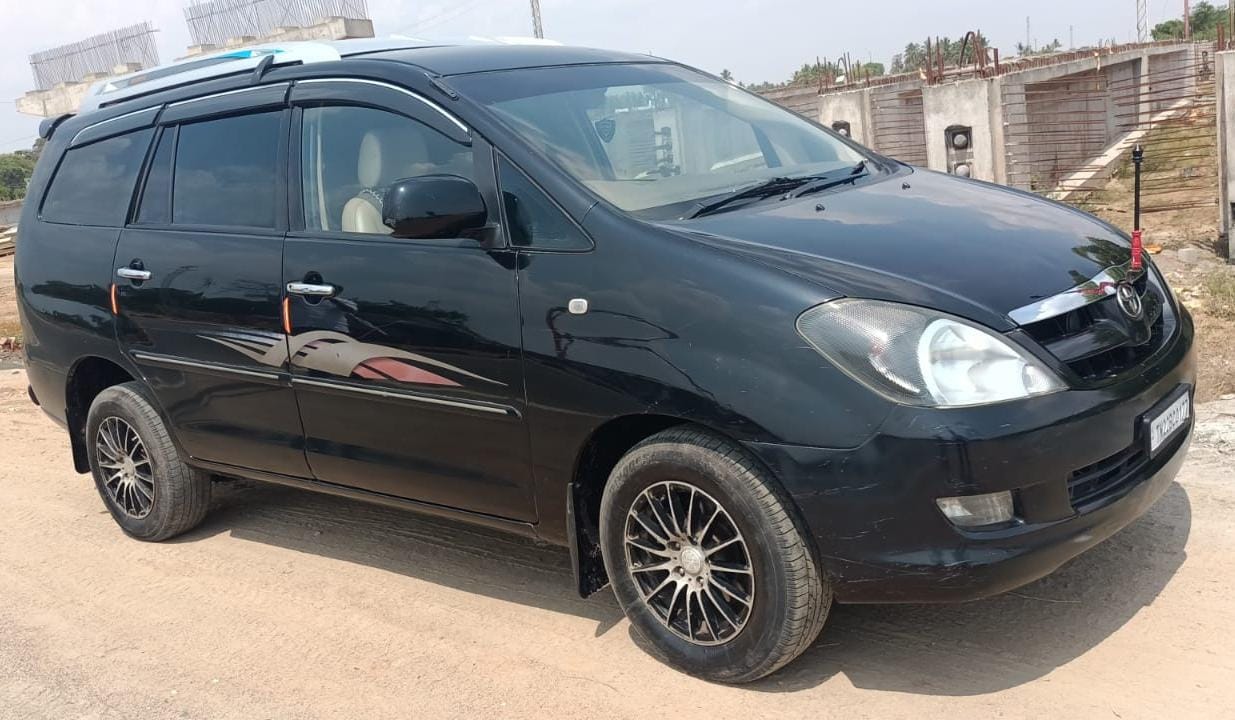 Toyota  Innova 2.5G