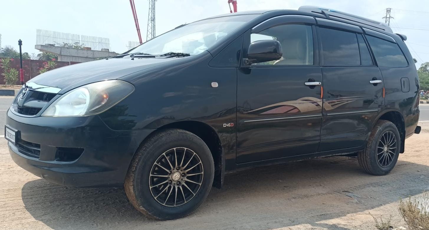 Toyota  Innova 2.5G