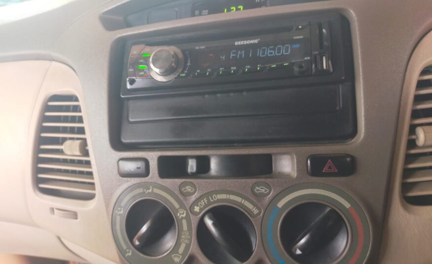 Toyota  Innova 2.5G