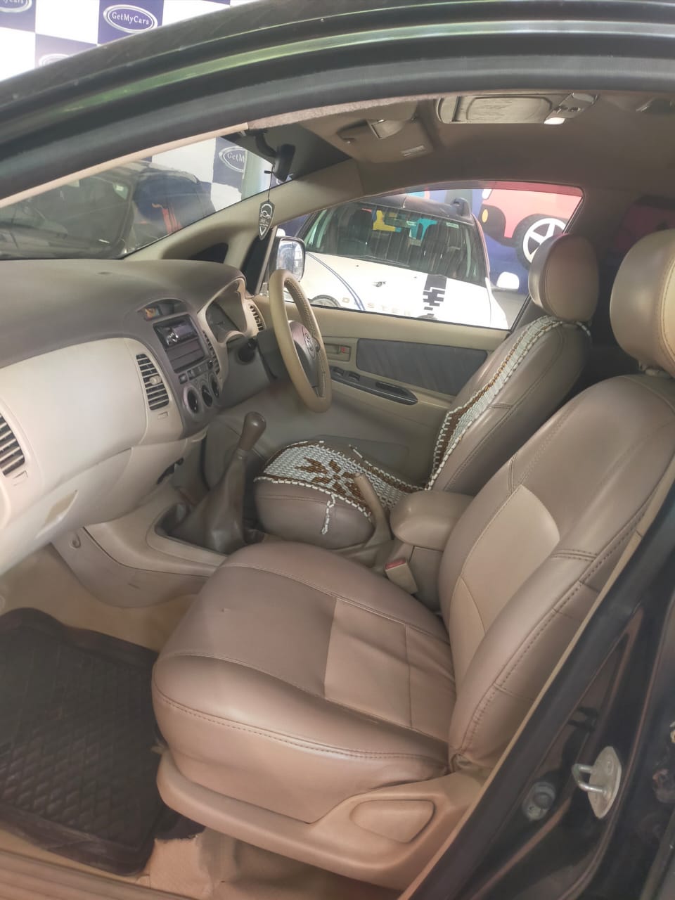 Toyota  Innova 2.5G